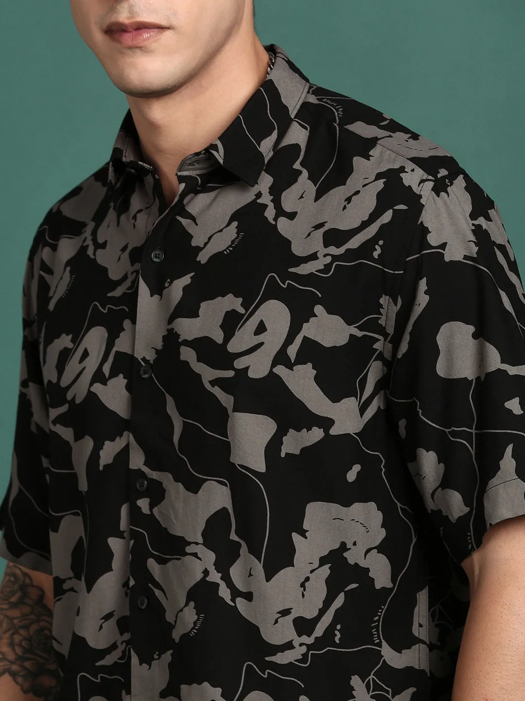 Men Abstract Black Slim Fit Shirt