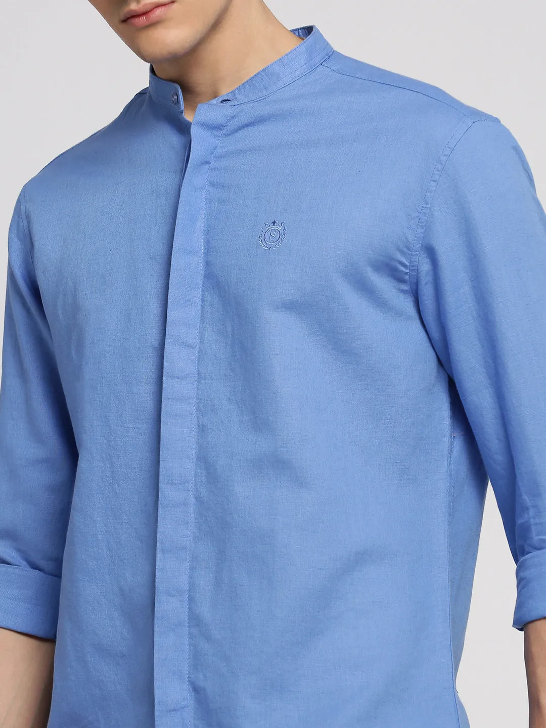 Men Blue Mandarin Collar Solid Shirt