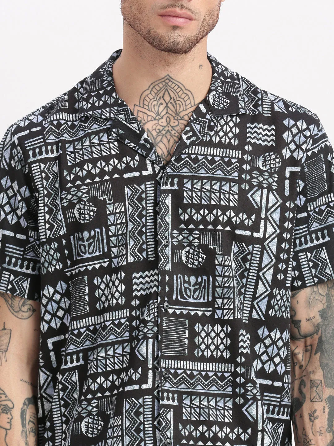 Men Geometric Print Cuban Collar Black Co-Ords Set