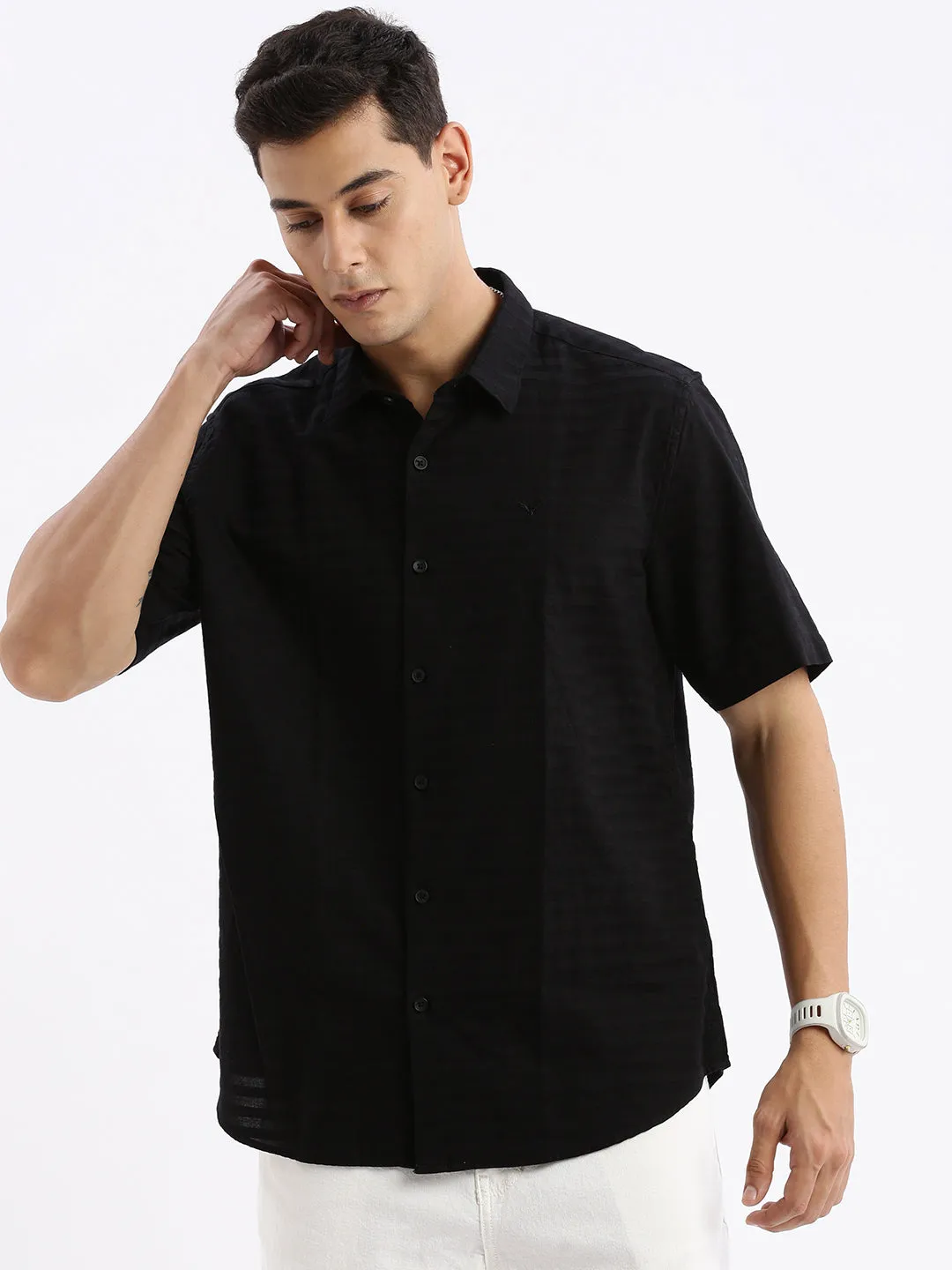 Men Spread Collar Solid Slim Fit Black Shirt