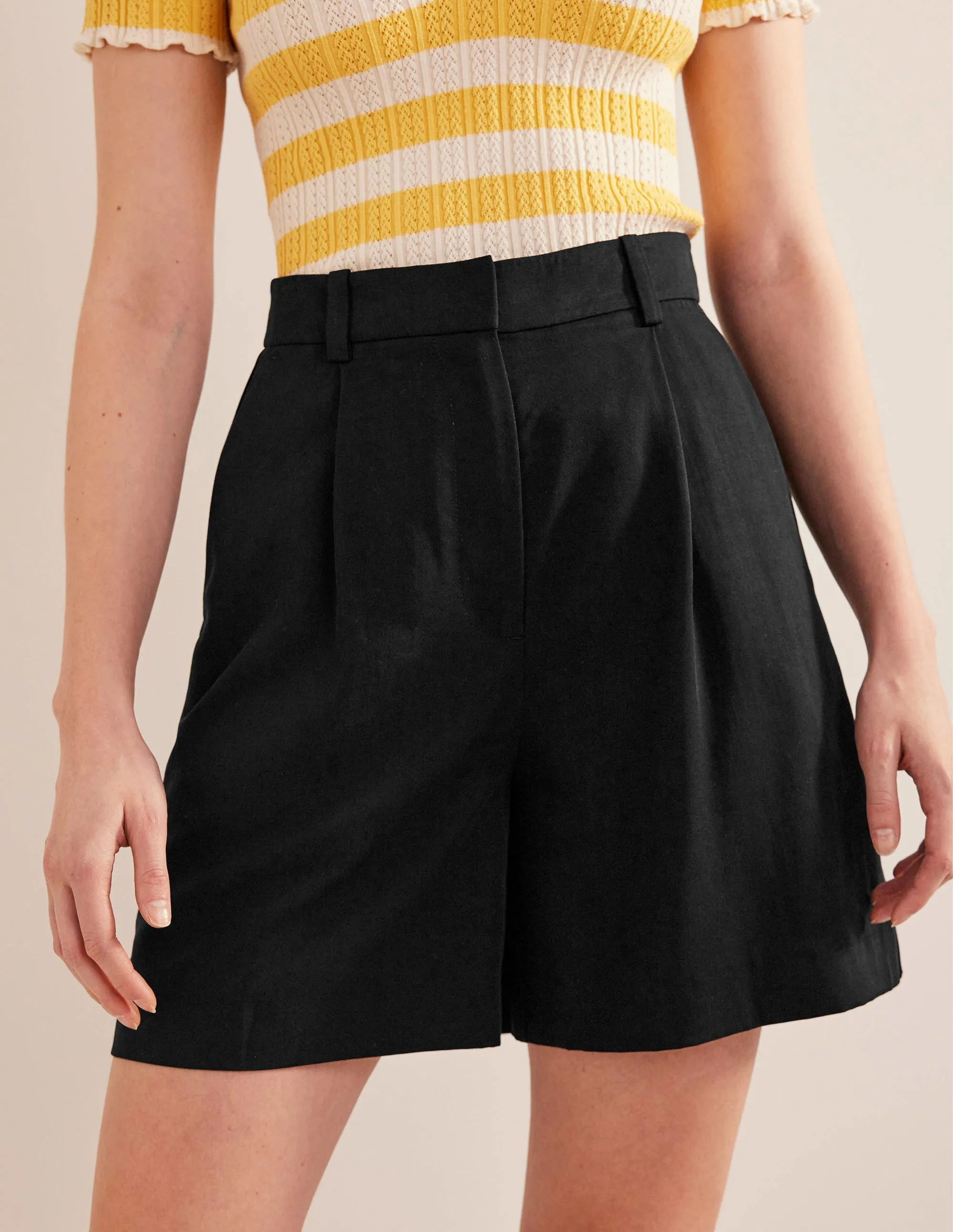 Tencel Relaxed Shorts-Black