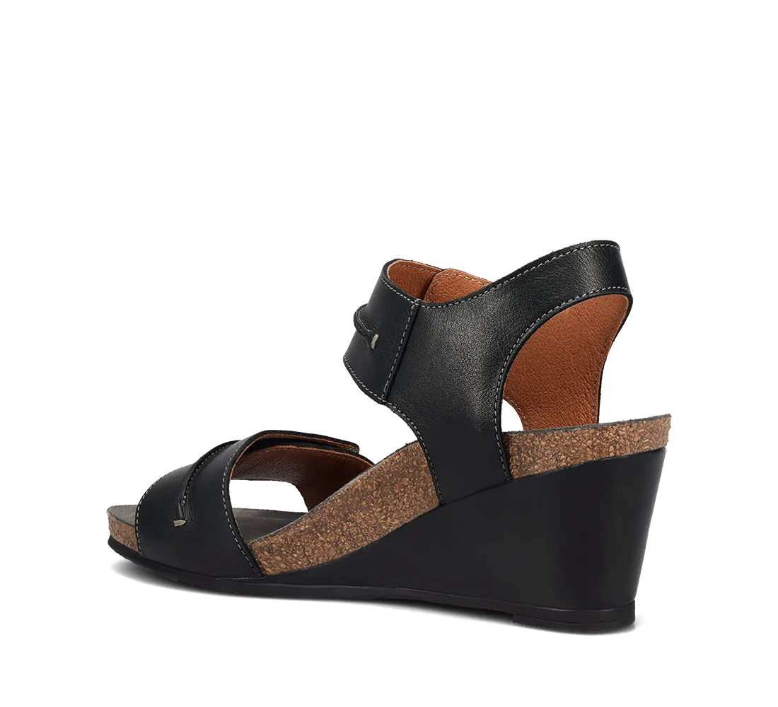 Women's Taos Reason Color: Black